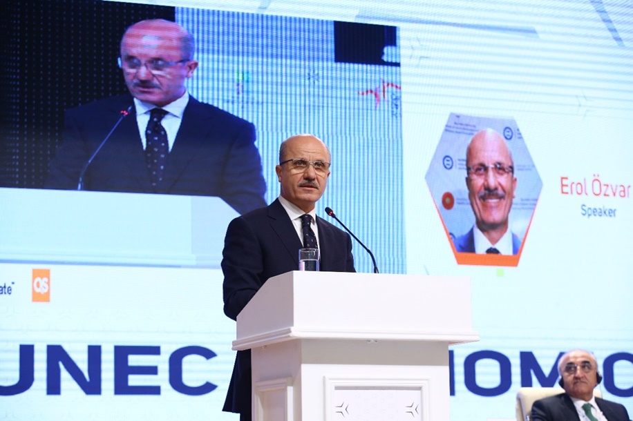 YÖK YÖK Başkanı Erol Özvar “UNEC Ekonomi Forumu”na Katıldı